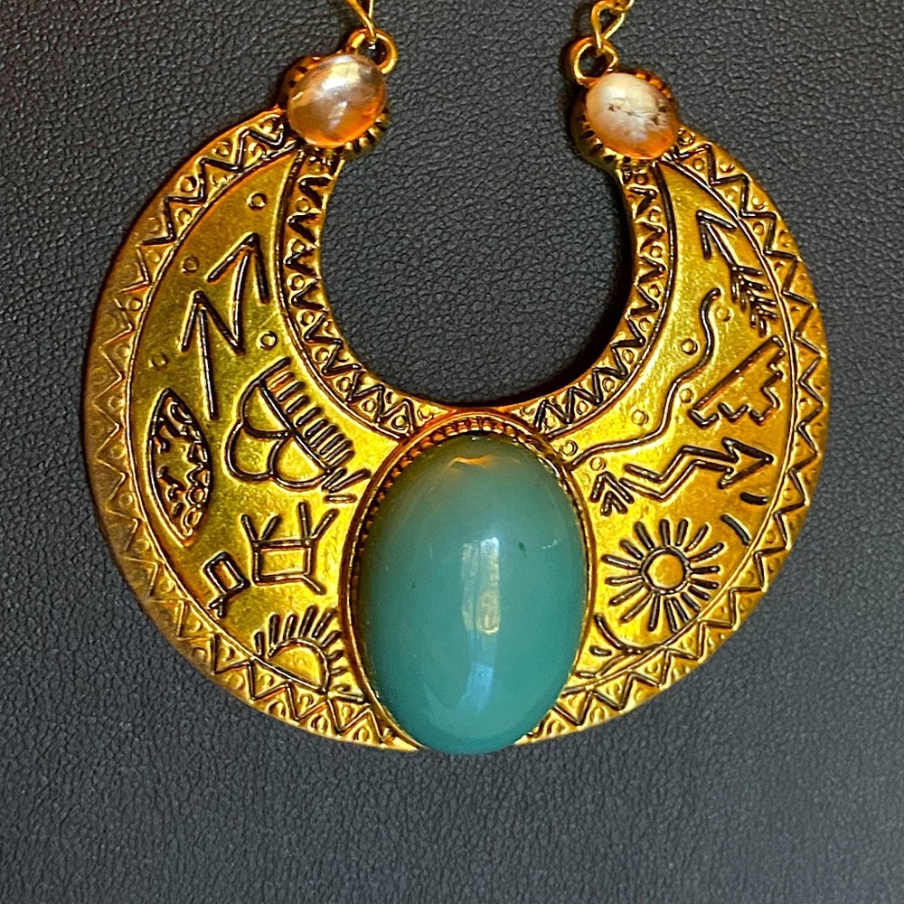 🆑 Goddess Talisman | Gold Tone Half-Moon Necklace. - Picture 2 of 4